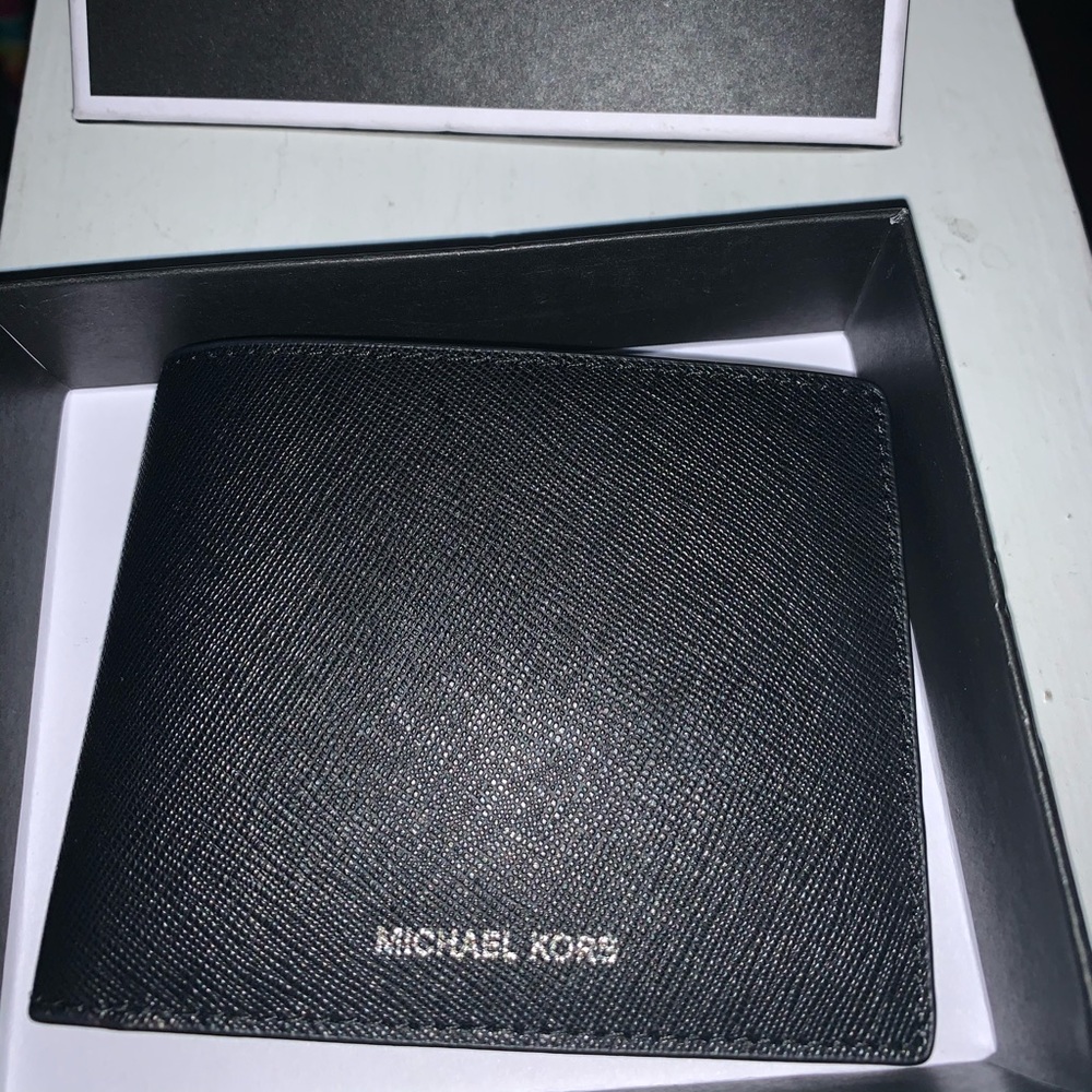 Men’s Michael Kors wallet